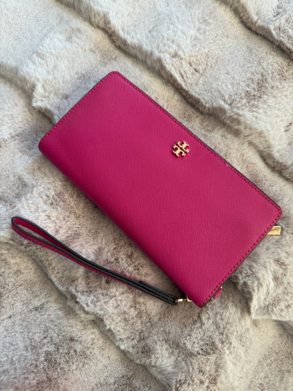 Tory Burch Fuchsia Zip Wristlet Wallet with Gold Logo - Picture 2 of 7